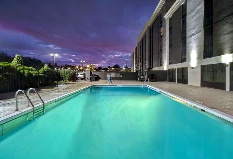 هتل Doubletree By Hilton St. Louis Airport