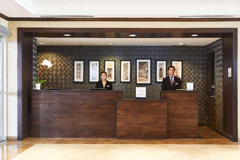 בית מלון כפרי Doubletree By Hilton Dallas   Market Center