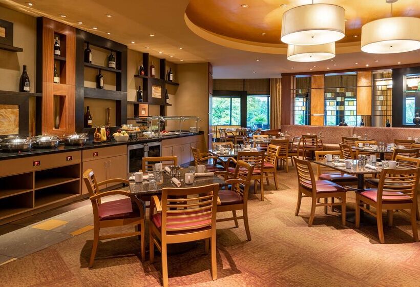 هتل Hilton Alexandria Mark Center