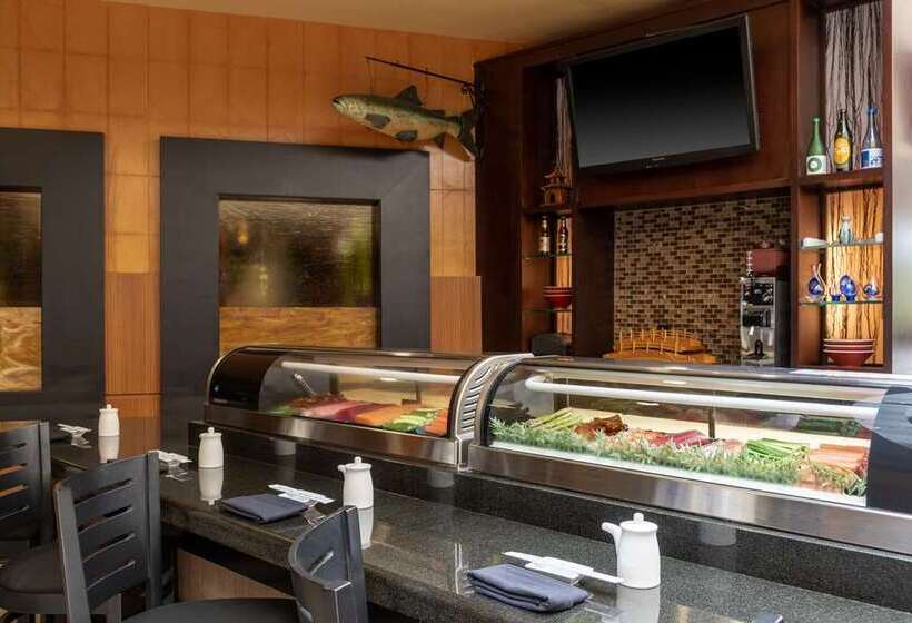 هتل Hilton Alexandria Mark Center