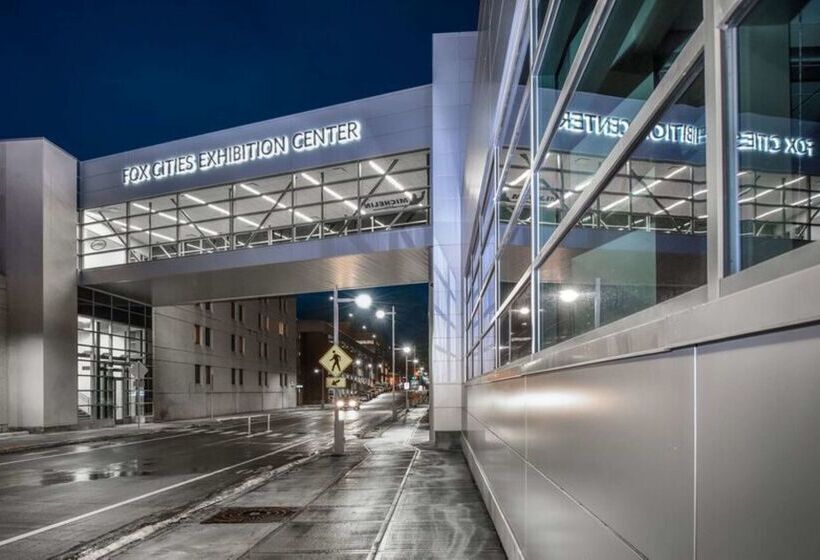 هتل Hilton Appleton Paper Valley