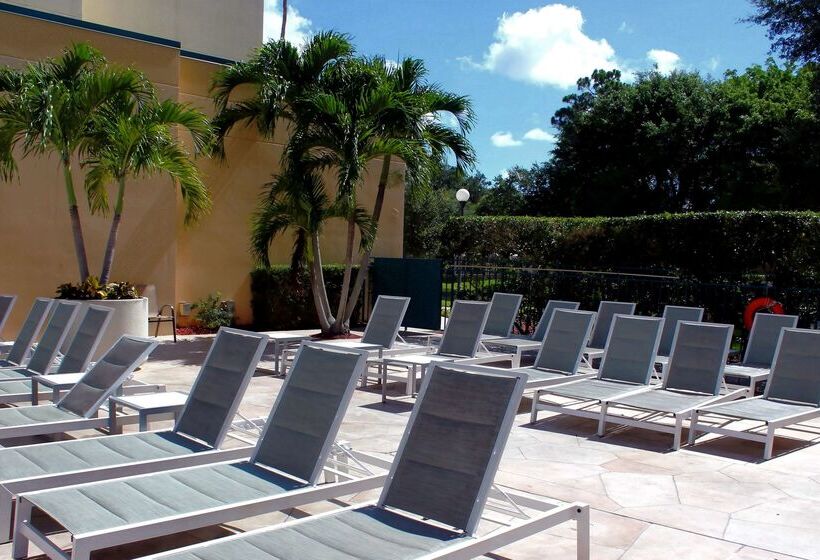 فندق Hilton Boca Raton Suites
