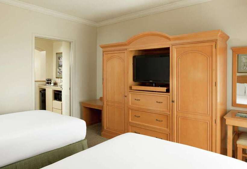 فندق Hilton Boca Raton Suites