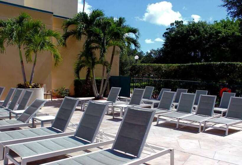 فندق Hilton Boca Raton Suites