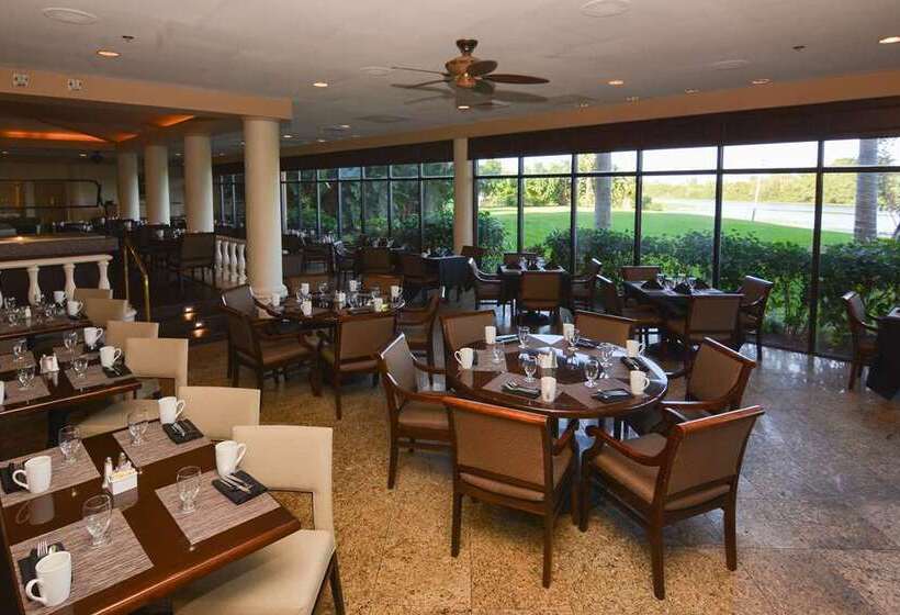 فندق Hilton Palm Beach Pbi