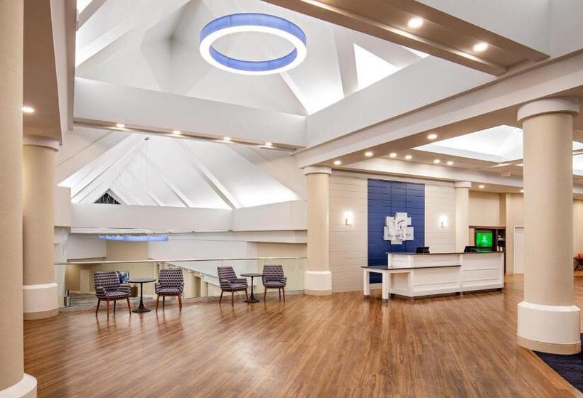 هتل Holiday Inn Newport News   Hampton, An Ihg