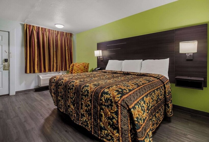 בית מלון כפרי Rodeway Inn Conference Center