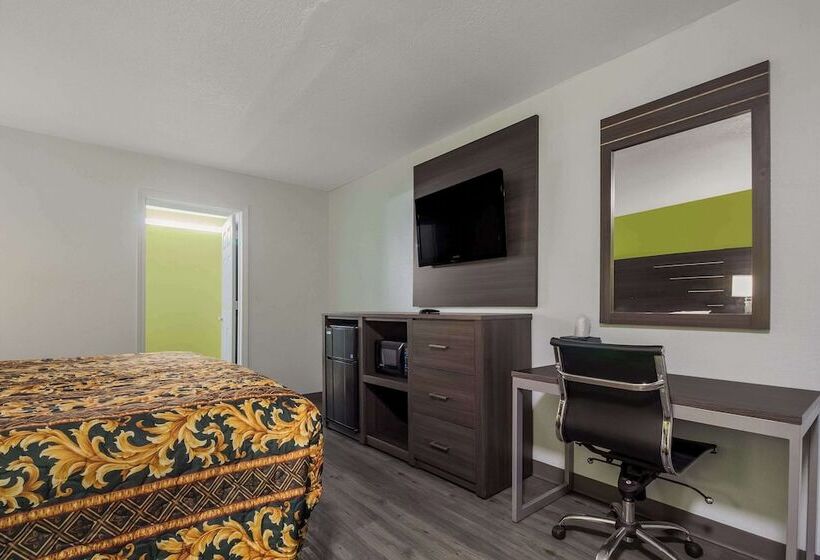 בית מלון כפרי Rodeway Inn Conference Center