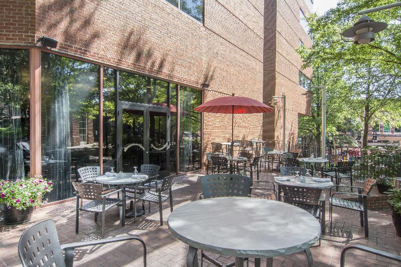 هتل Omni Charlottesville