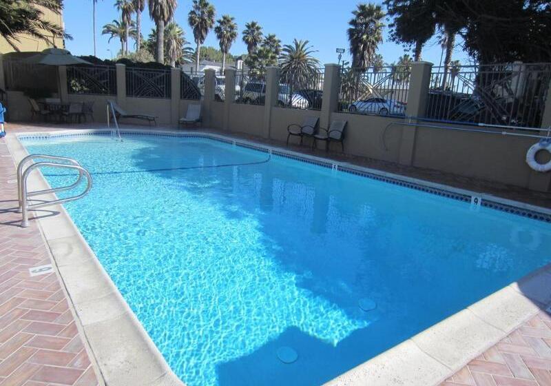 ホテル Pacific Shores Inn