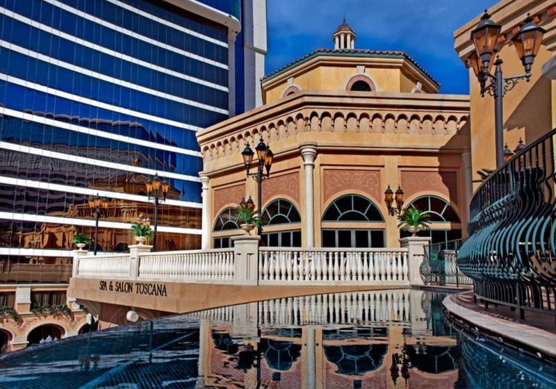 هتل Peppermill Resort Spa Casino