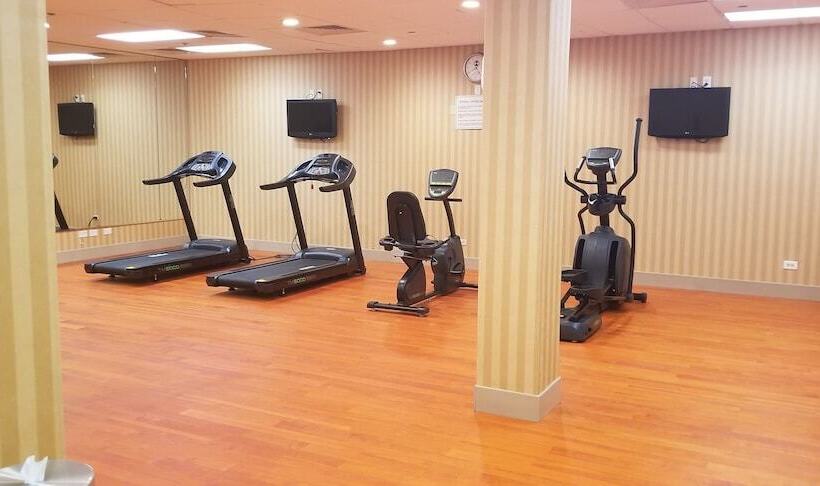 בית מלון כפרי Quality Inn And Conference Center Greeley Downtown