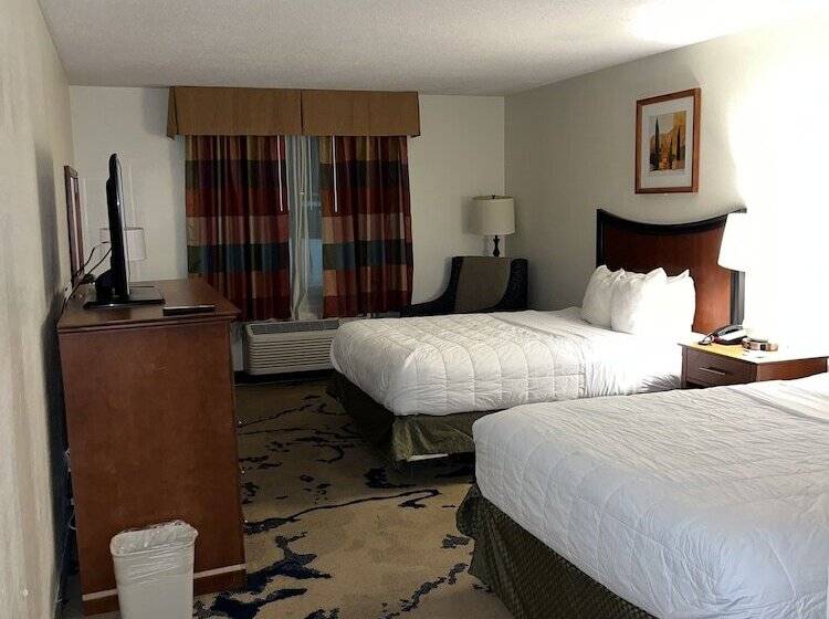בית מלון כפרי Quality Inn And Conference Center Greeley Downtown