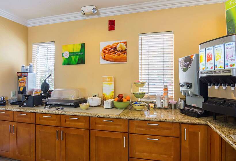 هتل Quality Inn Fresno Yosemite Airport