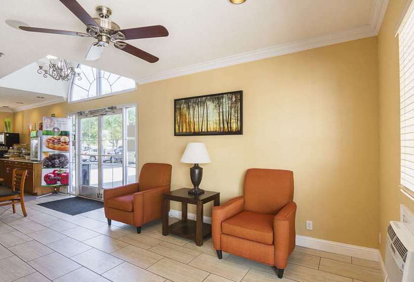 هتل Quality Inn Fresno Yosemite Airport