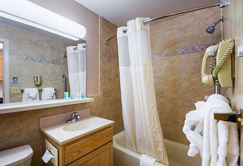 هتل Quality Inn Oceanfront