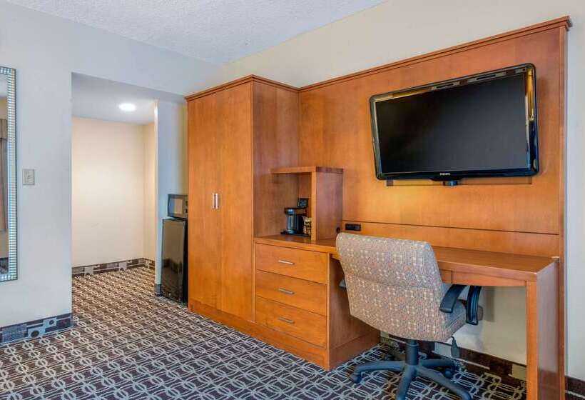 هتل Quality Inn Savannah Historic District