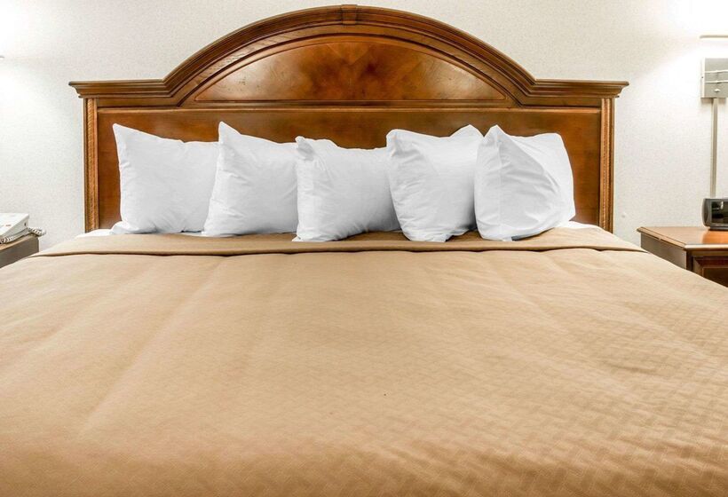 هتل Quality Inn & Suites Beachfront