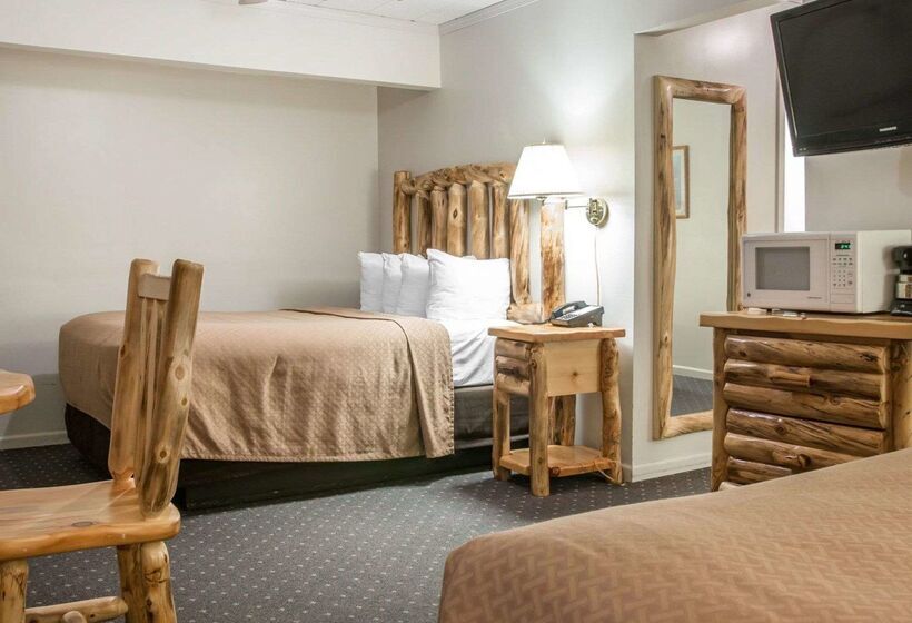 هتل Quality Inn & Suites Beachfront