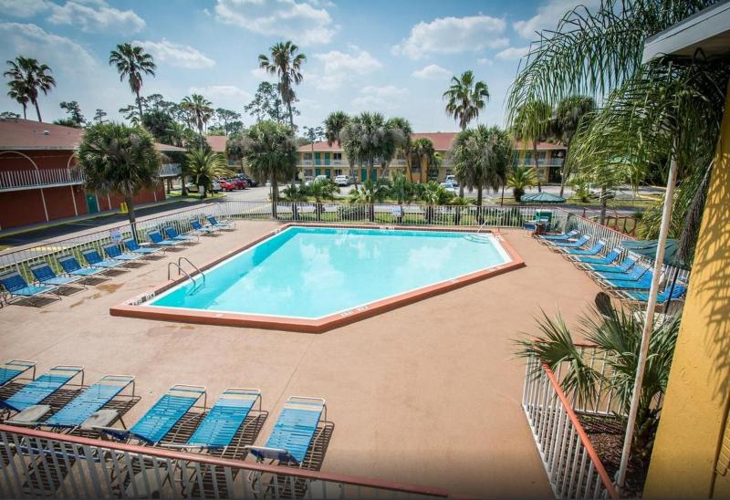 בית מלון כפרי Quality Inn & Suites Eastgate Kissimmee