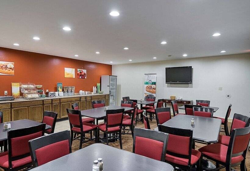 בית מלון כפרי Quality Inn & Suites Skyways