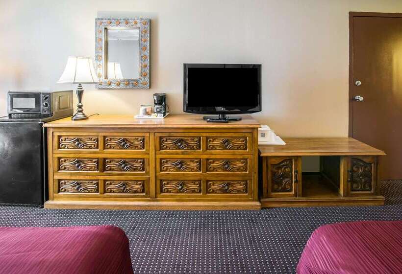 هتل Quality Inn