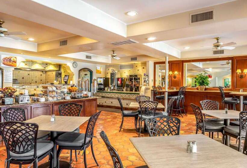 בית מלון כפרי Quality Suites Downtown San Luis Obispo