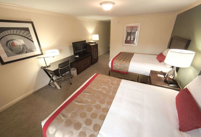 هتل Ramada By Wyndham Houston Intercontinental Airport East
