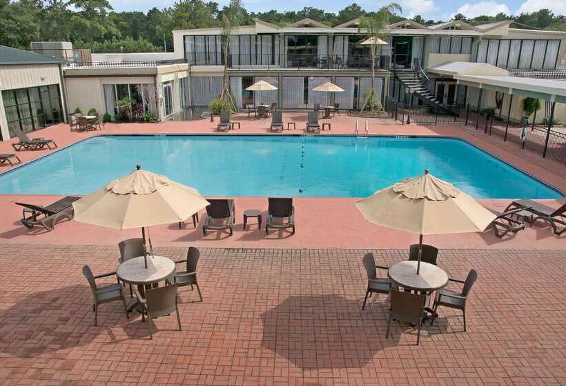 هتل Ramada By Wyndham Houston Intercontinental Airport East
