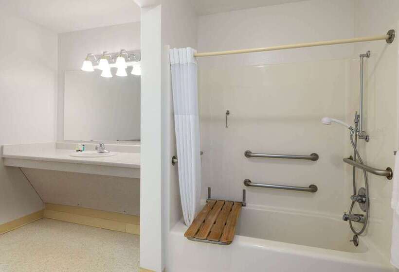 فندق Ramada By Wyndham Juneau