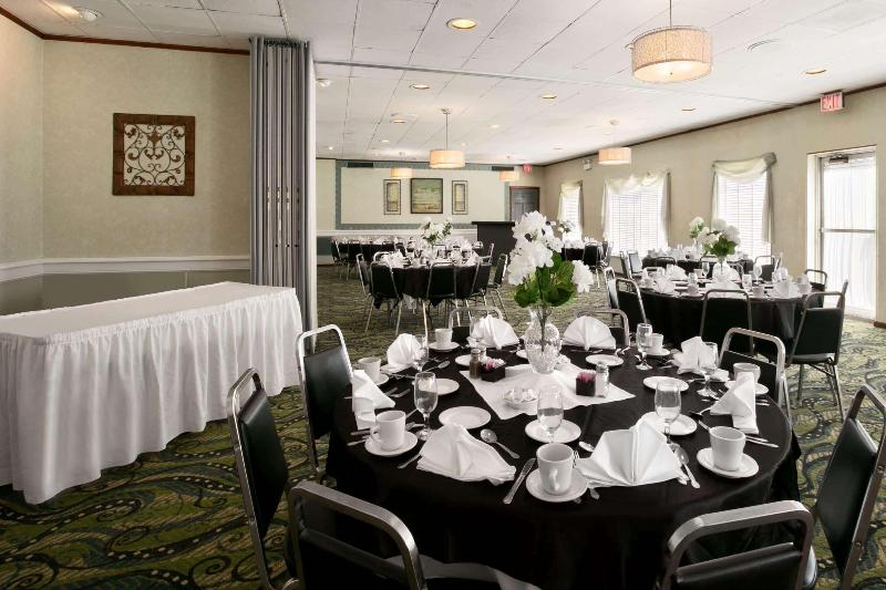 Отель Ramada By Wyndham Washington