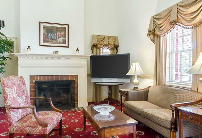 هتل Rodeway Inn Historic