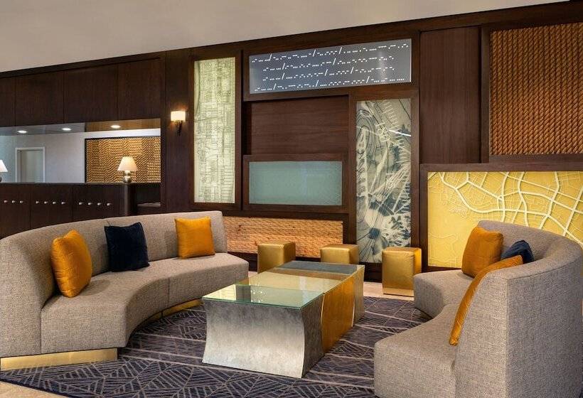 Отель Sheraton Norfolk Waterside