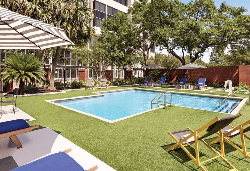 هتل The Admiral, Downtown Historic District