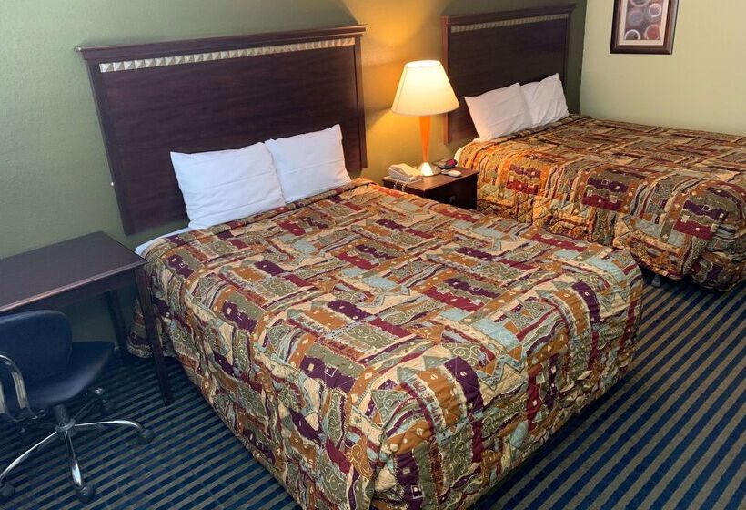 Отель Travelodge By Wyndham Odessa