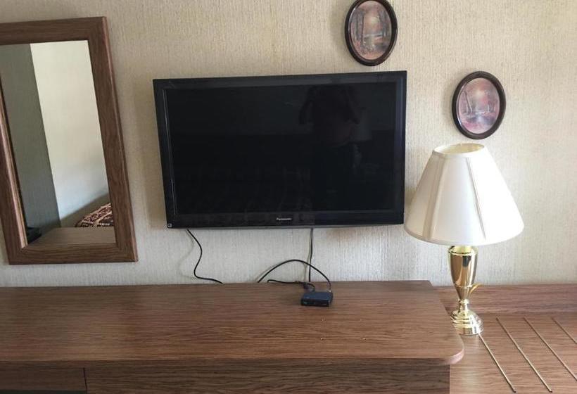 מוטל Parkway Inn