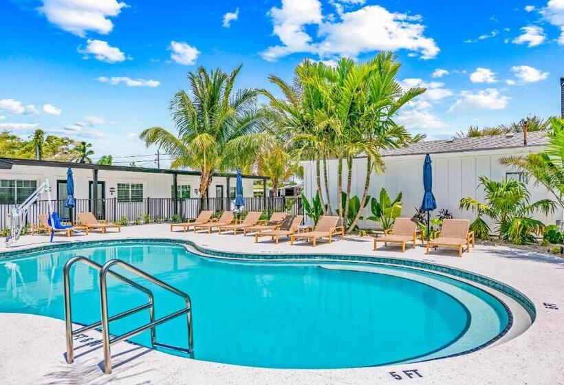 فندق على الطريق Pelican Post At Anna Maria Island Inn
