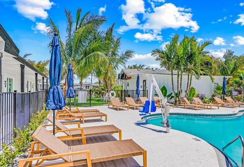 فندق على الطريق Pelican Post At Anna Maria Island Inn