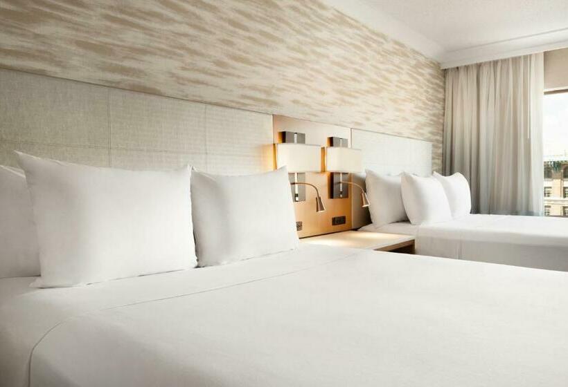 هتل Radisson  Baltimore Downtowninner Harbor