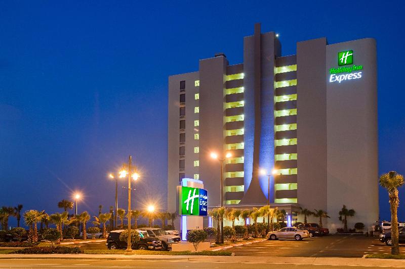 אתר נופש Holiday Inn Express & Suites Oceanfront Daytona Beach Shores, An Ihg