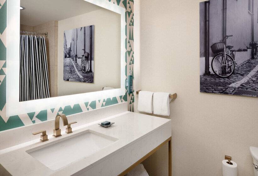 هتل Courtyard by Marriott San Diego Downtown Little Italy