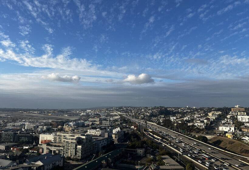 هتل Courtyard by Marriott San Diego Downtown Little Italy