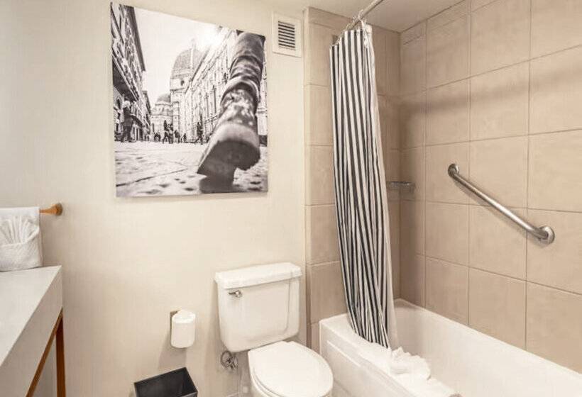 هتل Courtyard by Marriott San Diego Downtown Little Italy