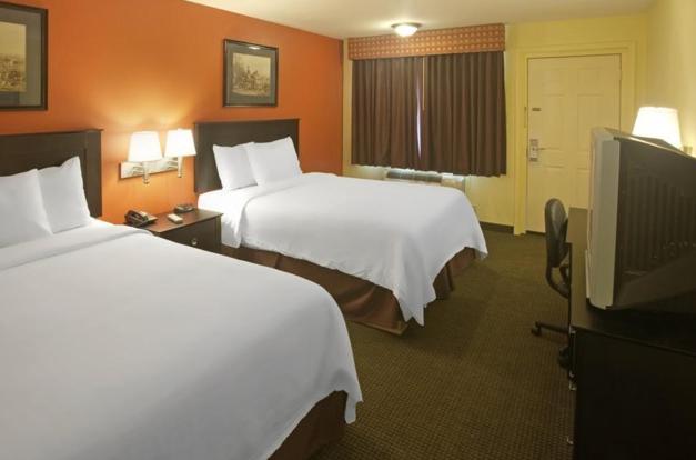 בית מלון כפרי Americas Best Value Inn Waco   Franklin Avenue
