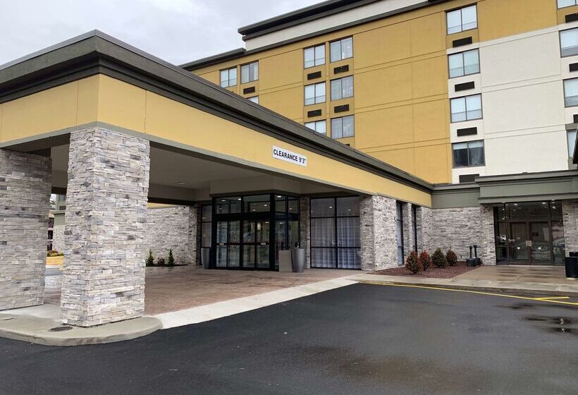 ホテル Best Western Plus Clarks Summit Scranton