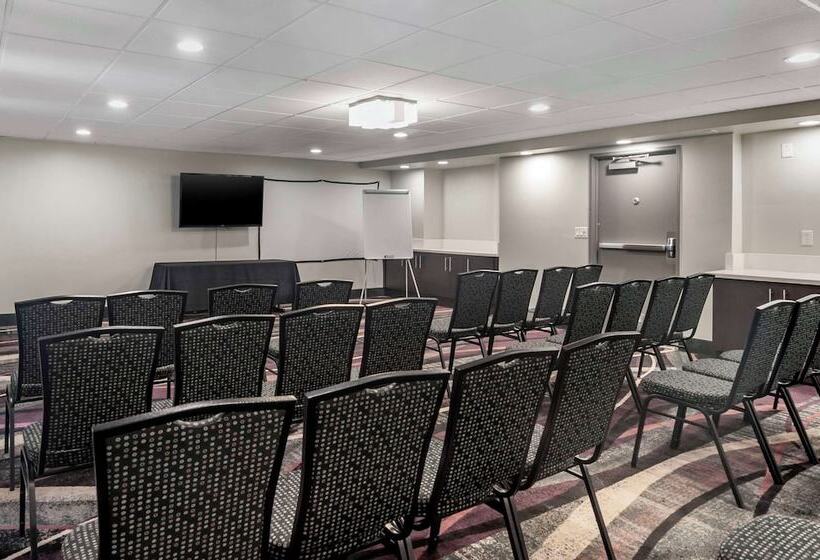 בית מלון כפרי Best Western Plus Commerce