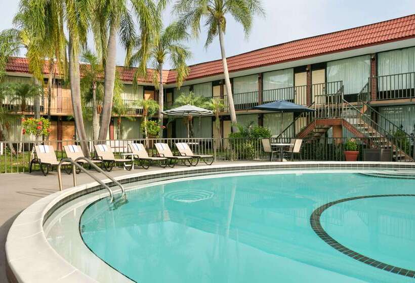 فندق Days Inn By Wyndham Clearwater/central