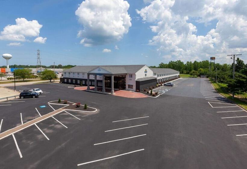 هتل Days Inn By Wyndham Sandusky Cedar Point