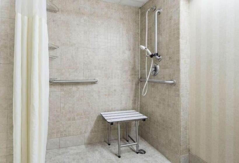 호텔 Days Inn By Wyndham Columbus East Airport