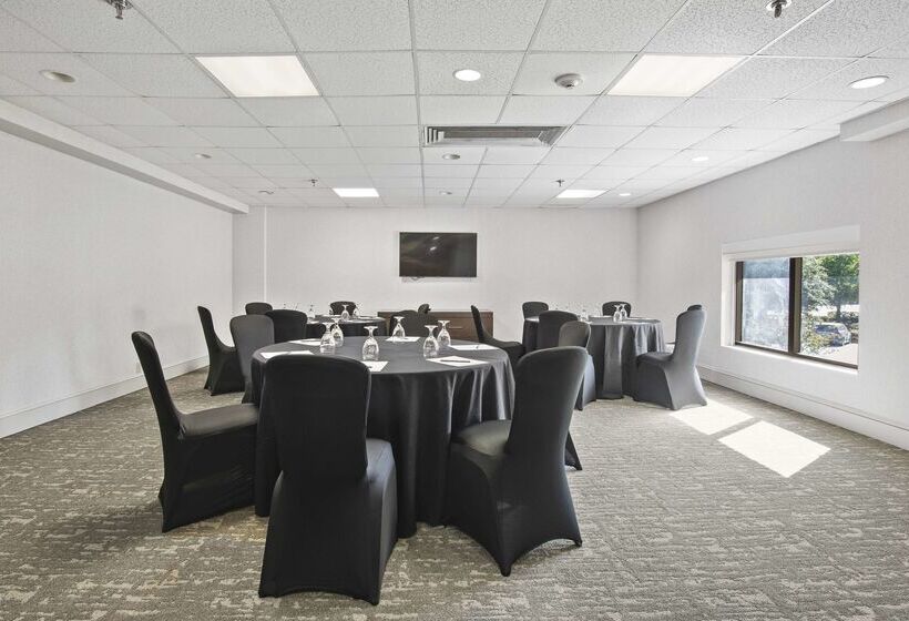 هتل Doubletree By Hilton Columbus
